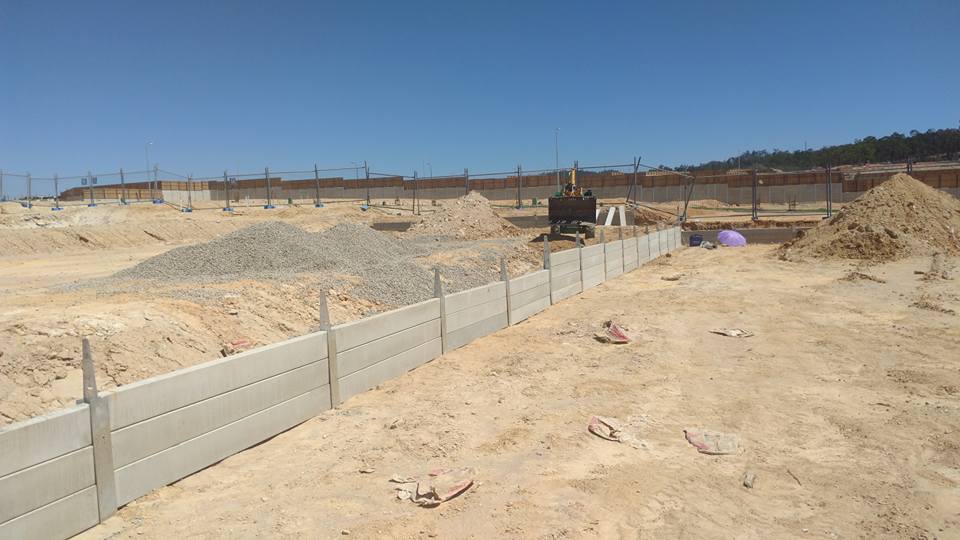 02 2x32m and 2x15m concrete retaining walls complete and backfilled. Thanks Richie Oconnell for giving us a hand with the heavy lifting