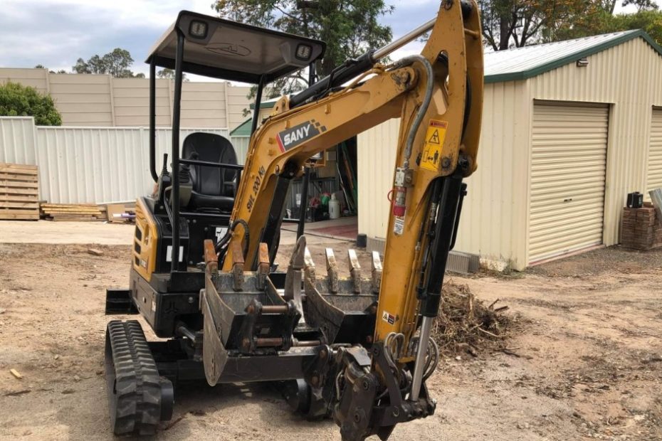 excavator to rent, excavator to hire, excavator to remove stumps, excavator to level yard