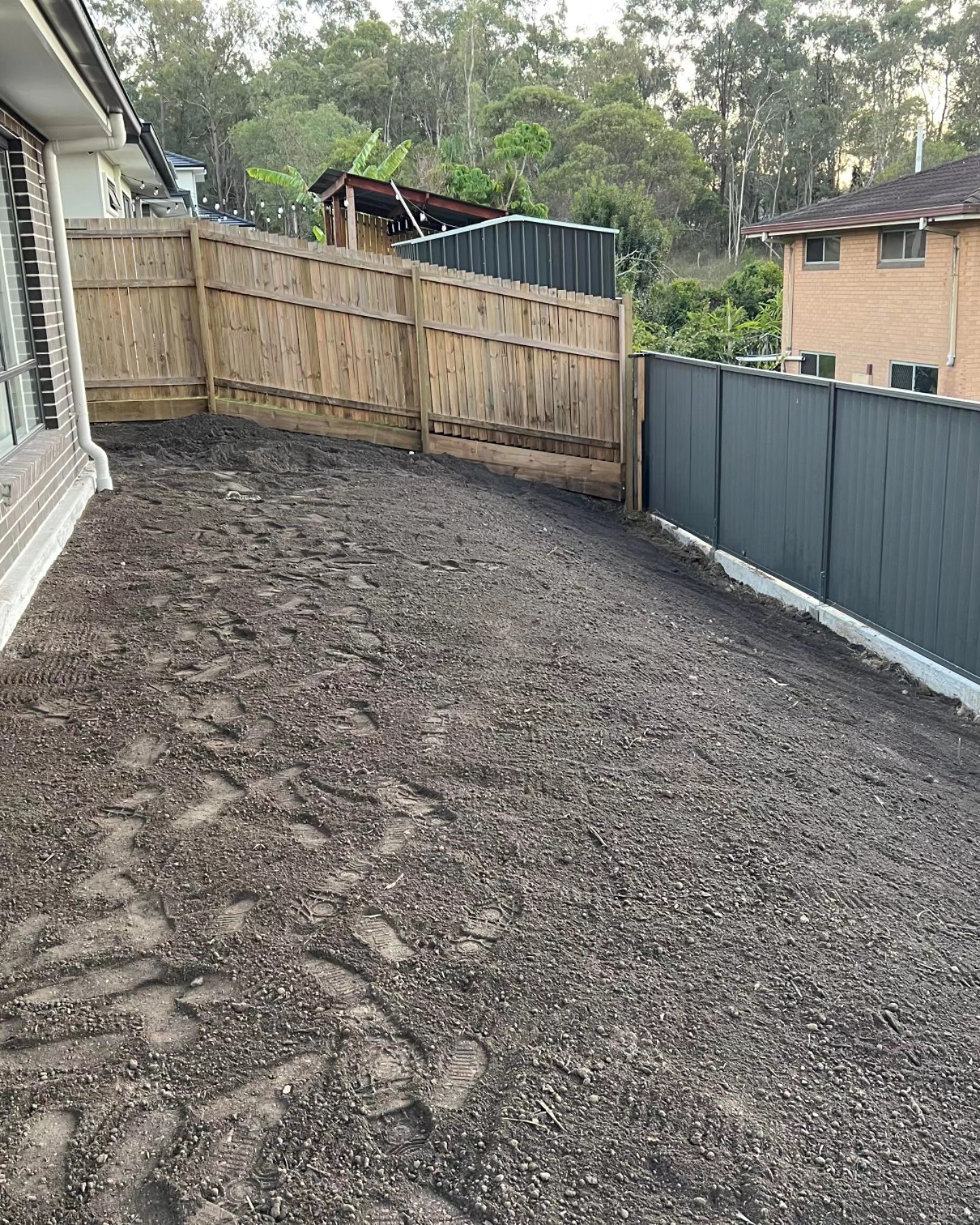Retaining and turf job completed on a large slope with entire access completed (5)