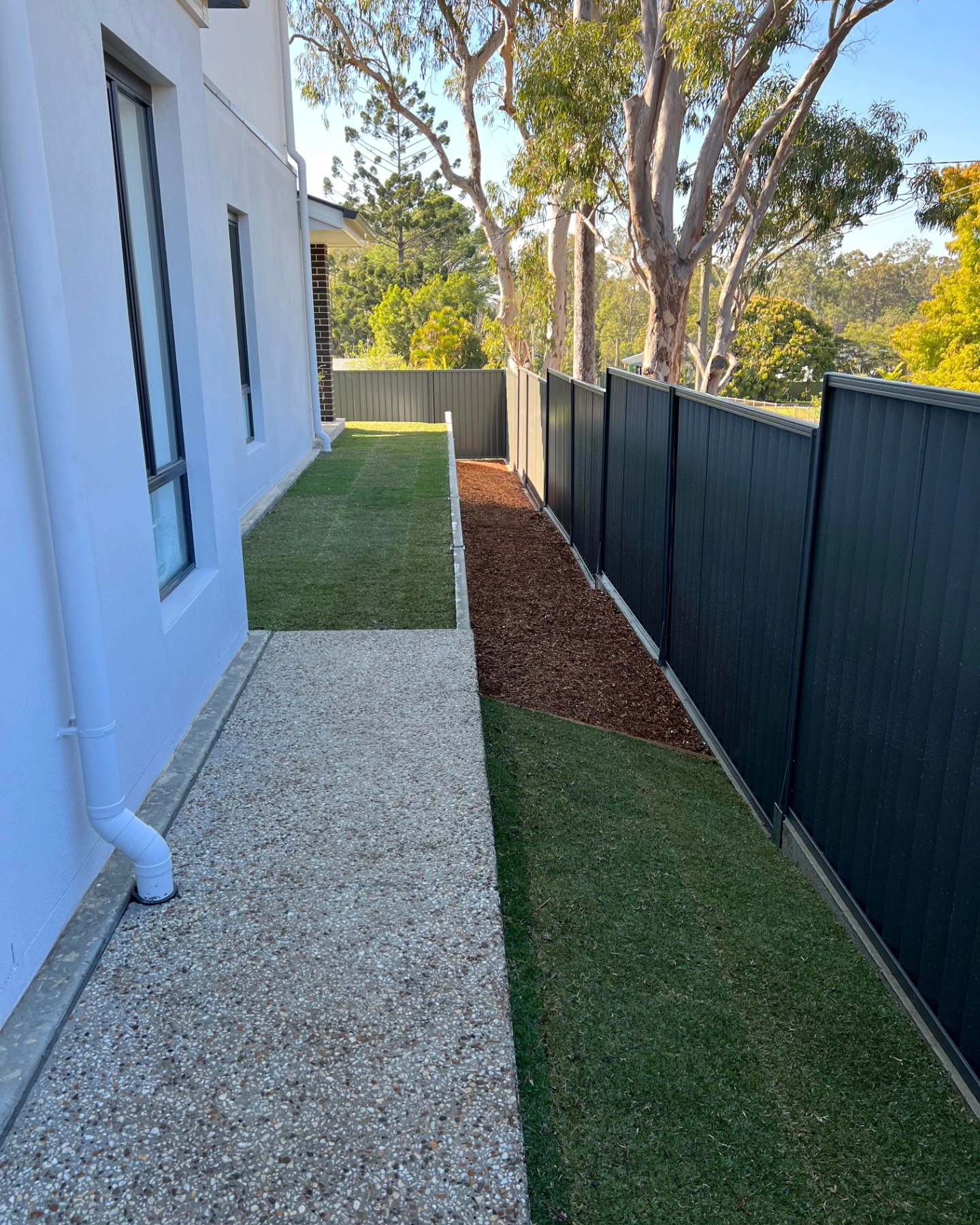 Retaining and turf job completed on a large slope with entire access completed (8)